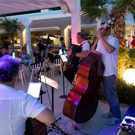 Semesteranläggning (resort) Ca' Pasquali Village 5*
